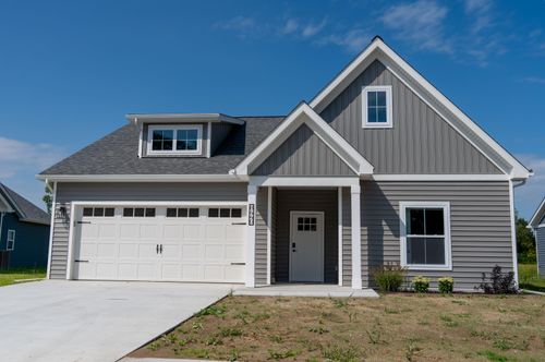 27-8463 Oak Shade Cir, Davison, MI, 48423-2150 | Card Image