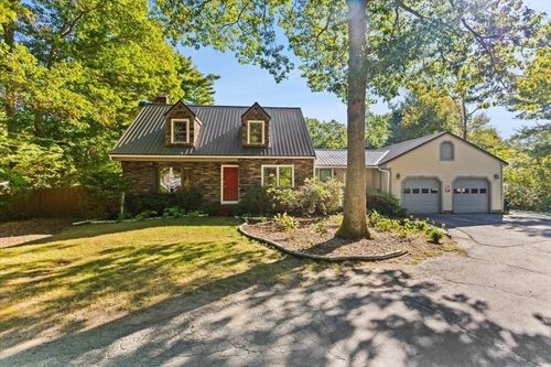 211 Elm St, Halifax, MA, 02338-1219 | Card Image