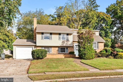 10 Winding Way, MOUNT HOLLY, NJ, 08060-1235 | Card Image