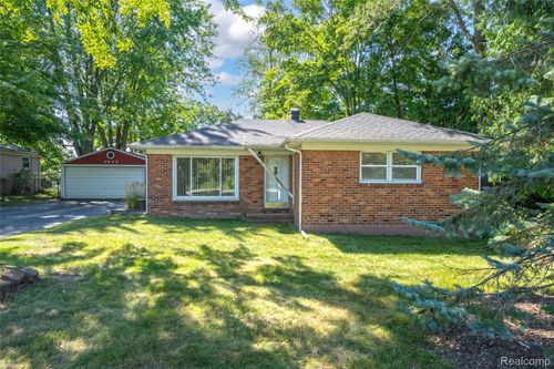 3942 Joslyn Rd, Lake Orion, MI, 48359-1630 | Card Image