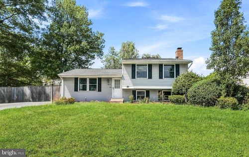 19110 Dowden Cir, POOLESVILLE, MD, 20837-2141 | Card Image