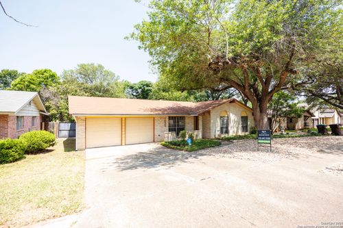 7035 Forest Meadow St, San Antonio, TX, 78240-3207 | Card Image