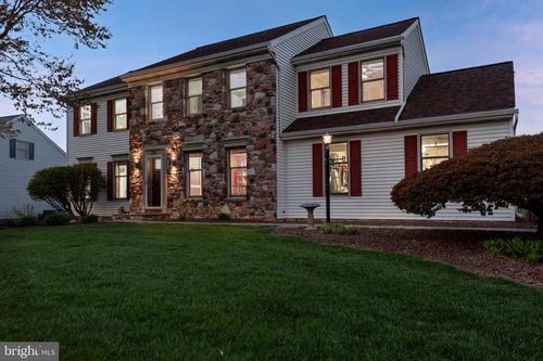 205 Cambridge Dr, Strasburg, PA, 17579-1023 | Card Image