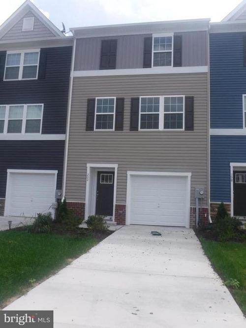 202 Magellan Dr, MARTINSBURG, WV, 25404-4008 | Card Image