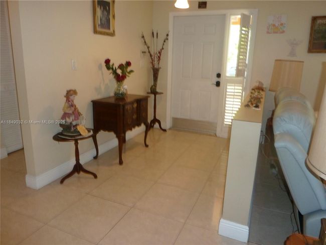 13240 Sw 20 Th St, House other with 3 bedrooms, 2 bathrooms and null parking in Miramar FL | Image 5