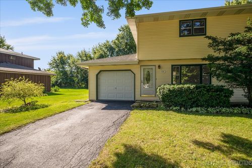 635 James St, Hinckley, IL, 60520-9751 | Card Image