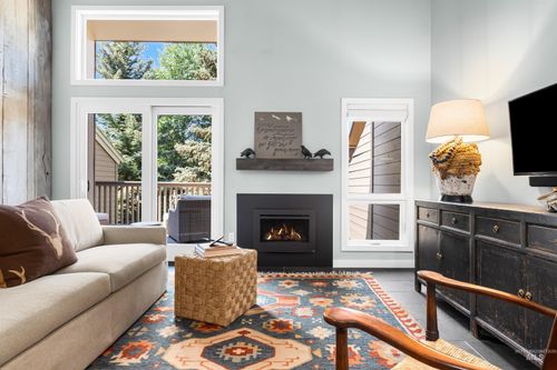 2226 Bonne Vie Condo Dr, Sun Valley, ID, 83353-7708 | Card Image