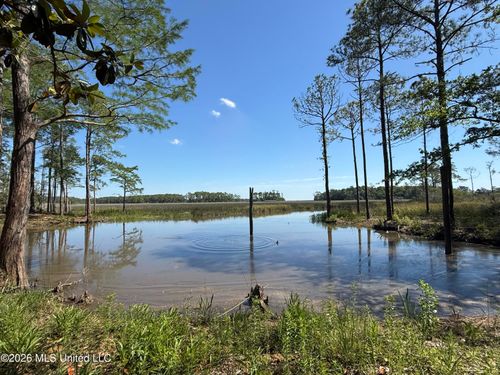1208 De La Pointe Dr, Gautier, MS, 39553-5506 | Card Image