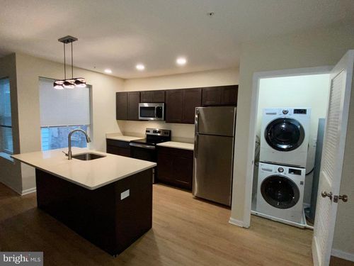 apt-202-415 N Howard St, BALTIMORE, MD, 21201-4049 | Card Image