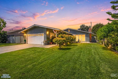 1101 S Mountain St, Visalia, CA, 93277-1958 | Card Image