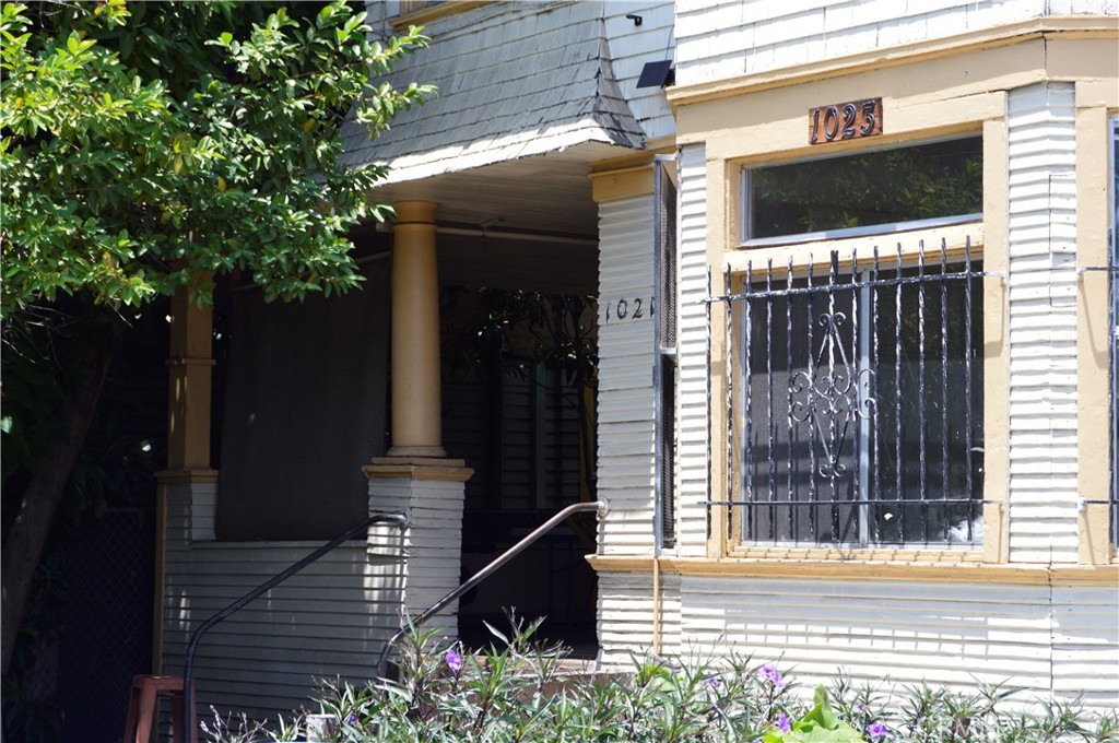 Residential Lease in Los Angeles 2