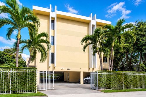 103-5839 Sw 74th Ter, South Miami, FL, 33143-5264 | Card Image