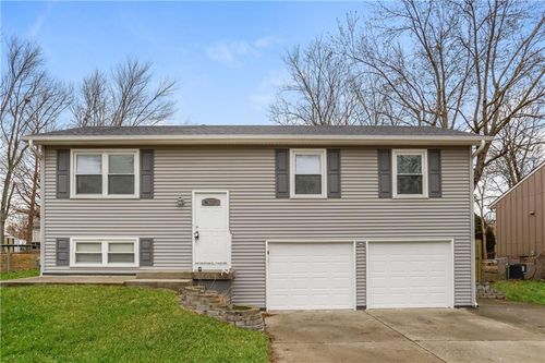 19300 5th Terrace Ct, Independence, MO, 64056-2222 | Card Image