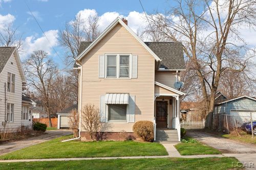 907 E Hunt St, Adrian, MI, 49221-2436 | Card Image