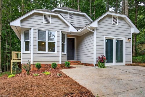 8 Brookshire Ct, Greensboro, NC, 27455-2573 | Card Image