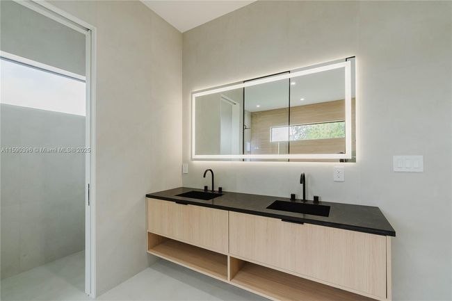 549 East Dr, House other with 4 bedrooms, 4 bathrooms and null parking in Miami Springs FL | Image 36