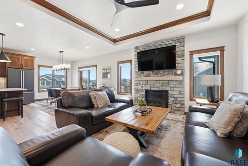 rent-2701 W Oak Hill Dr Drive, Sioux Falls, SD, 57108 | Card Image