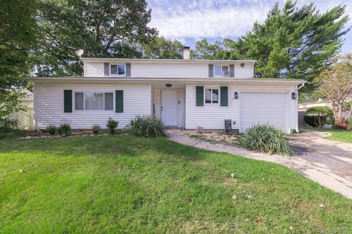 27 Monterey Ln, Centereach, NY, 11720-1402 | Card Image