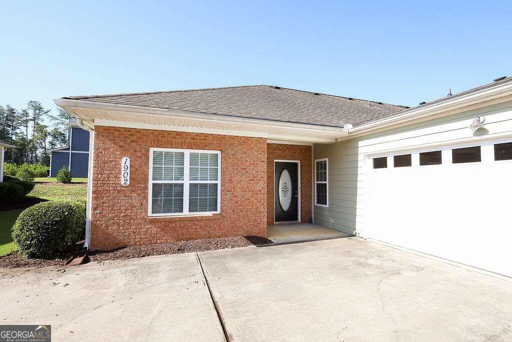 Commonwealth Cir, Newnan, GA 30263