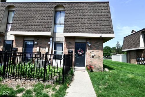 7368-7368 Country Brook Dr, Indianapolis, IN, 46260-3428 | Card Image