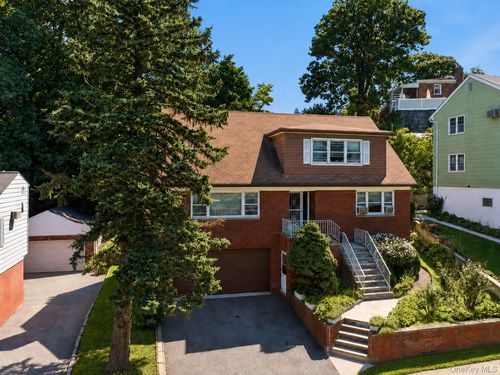 172 Park Hill Ave, Yonkers, NY, 10705-1420 | Card Image