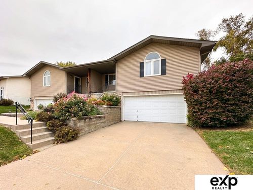 15514 Burdette St, Omaha, NE, 68116-4186 | Card Image