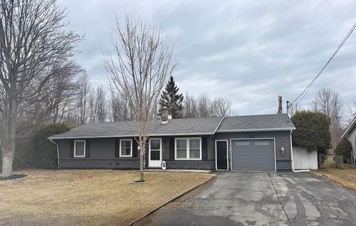 26 Oswego Ln, Plattsburgh, NY, 12901-6811 | Card Image