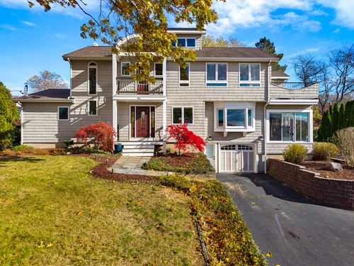 46 Old Black Point Rd, Niantic, CT, 06357-2833 | Card Image