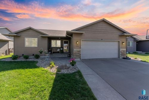 2804 Grinnell Ave S Avenue S, Sioux Falls, SD, 57106 | Card Image