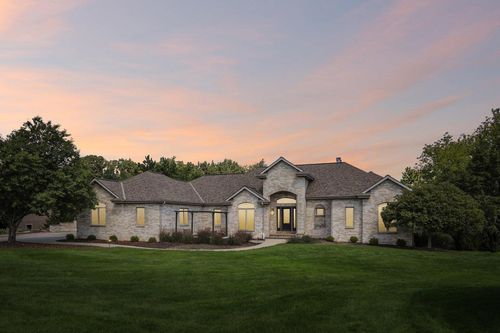 194 Crooked Stick Pass, North Prairie, WI, 53153-9624 | Card Image