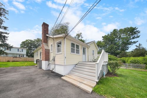 23 Richelieu St, Norwalk, CT, 06850-2918 | Card Image