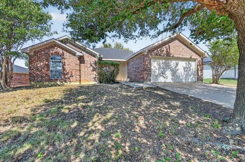 8001 Mourning Dove Dr. Drive, Arlington, TX, 76002 | Card Image