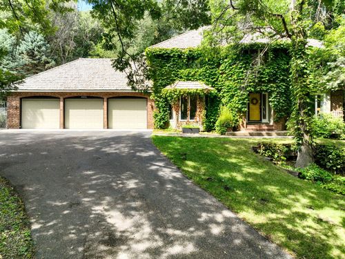 4905 Safari Ct S, Eagan, MN, 55122-2618 | Card Image