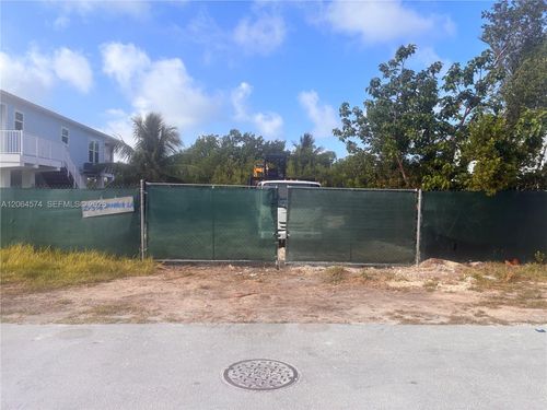 27378 Jamaica Ln, Summerland Key, FL, 33042-5435 | Card Image