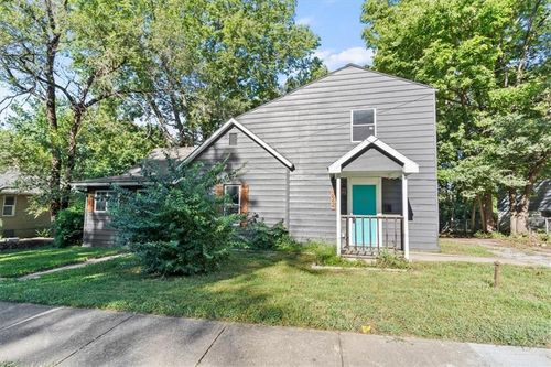 322 N Main St, Liberty, MO, 64068-1631 | Card Image