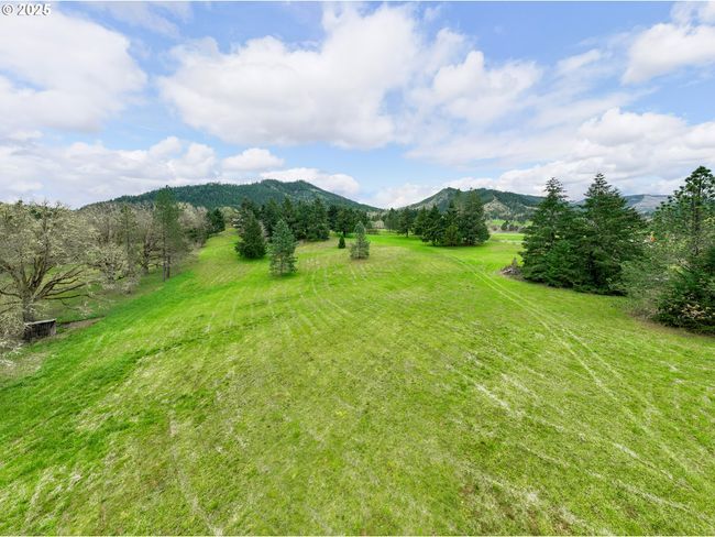 100 Crater Rd, House other with 3 bedrooms, 2 bathrooms and null parking in Camas Valley OR | Image 38