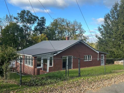 481 Hill St, Tazewell, VA, 24651-6161 | Card Image