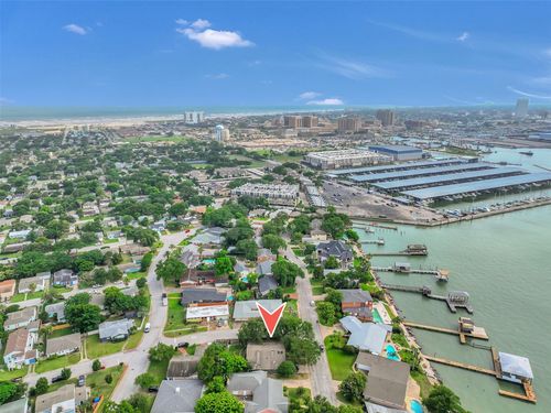 1202 Harbor View Dr, Galveston, TX, 77550-3114 | Card Image