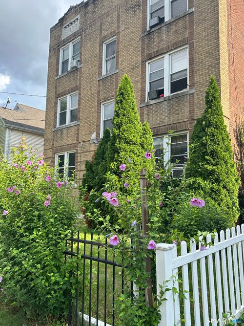 2w-45 School St, Hartford, CT, 06106-6302 | Card Image