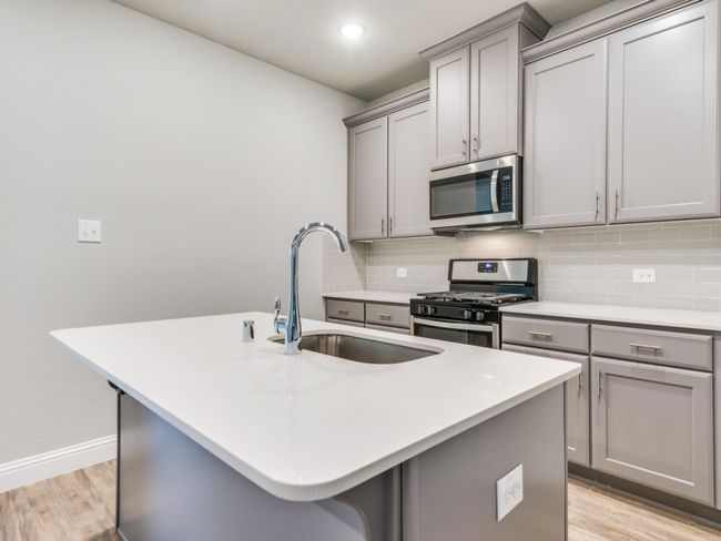 1036 Foxglove Dr, Townhouse with 3 bedrooms, 3 bathrooms and null parking in Carrollton TX | Image 11