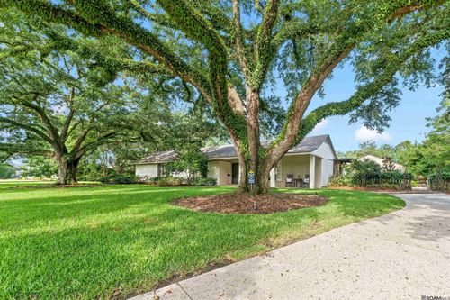 3044 Mcconnell Dr, Baton Rouge, LA, 70809-1519 | Card Image