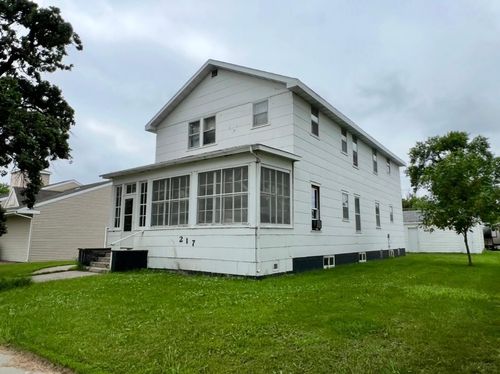 217 5th St S, Breckenridge, MN, 56520-1932 | Card Image