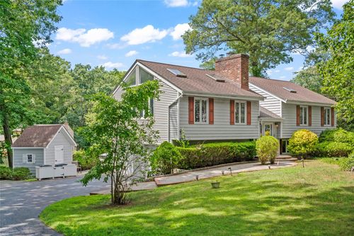 22 Glenview Ave, Northport, NY, 11768-2427 | Card Image