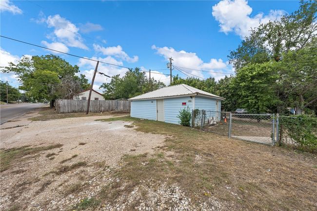 1800 Avondale Ave, House other with 5 bedrooms, 2 bathrooms and null parking in Waco TX | Image 26