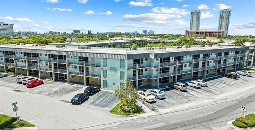 apt-213-250 Layne Blvd, Hallandale Beach, FL, 33009-5748 | Card Image