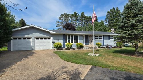 326 Gruber St, Antigo, WI, 54409-2527 | Card Image
