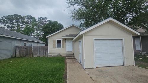 11919 Kingslake Forest Dr, Houston, TX, 77044-7183 | Card Image