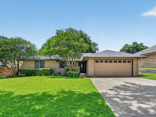 10113 Locksley Dr, Benbrook, TX, 76126-4010 | Card Image