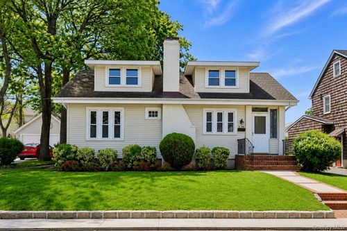 176 Wright Ave, Malverne, NY, 11565-2143 | Card Image