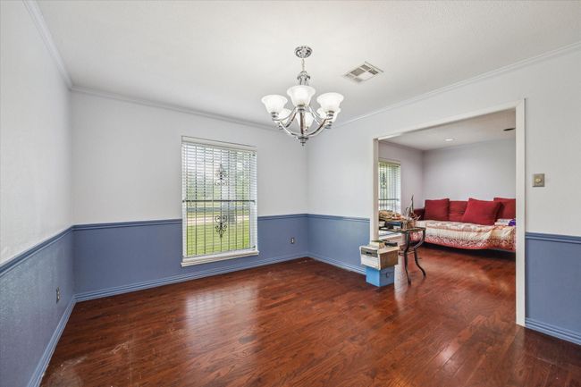 Open floor plan that flows | Image 11